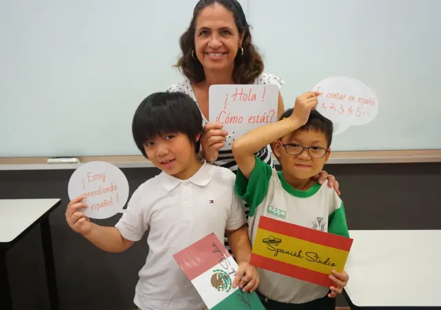 Children learning Spanish at Spanish Studio